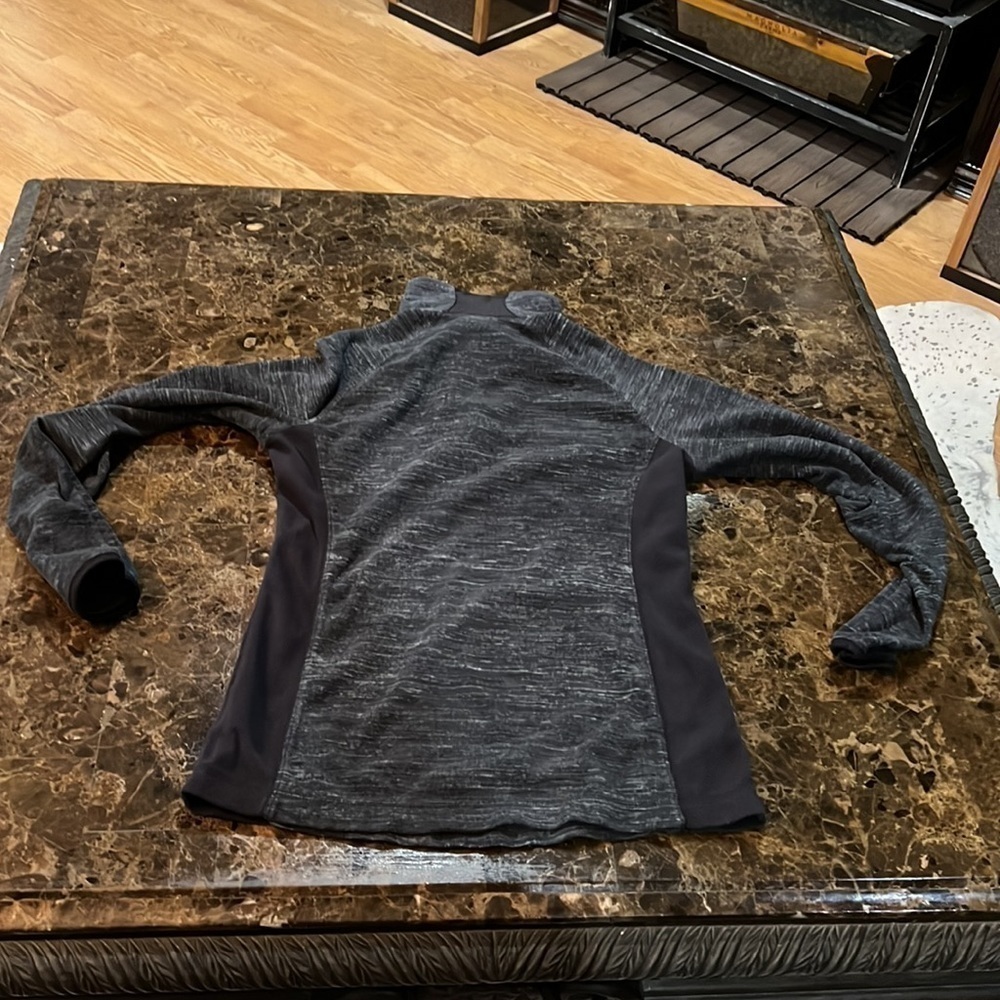 Small Columbia pullover black   A331 - Picture 4 of 4